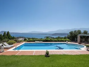 Prodej vily, Stérnes Héraklion, Řecko, 340 m2