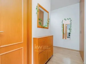 Prodej bytu 2+kk, Praha - Troja, Hnězdenská, 47 m2