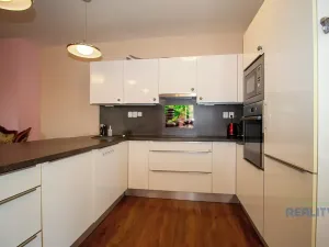 Pronájem atypického bytu, Mratín, Boční, 109 m2