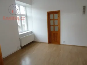 Pronájem bytu 2+1, Tábor, Chýnovská, 72 m2