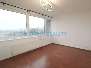 Pronájem bytu 2+kk, Praha - Vysočany, Skloněná, 60 m2