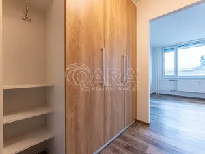 Prodej bytu 1+kk, Praha - Prosek, Lovosická, 34 m2