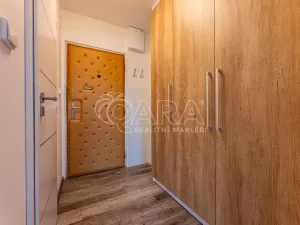 Prodej bytu 1+kk, Praha - Prosek, Lovosická, 34 m2