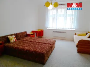 Pronájem bytu 2+1, Jindřichův Hradec - Jindřichův Hradec I, Panská, 80 m2