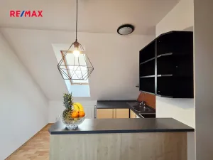 Prodej bytu 2+kk, Jesenice, Příčná I., 45 m2