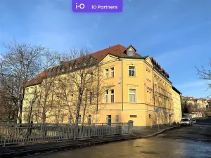 Pronájem kanceláře, Praha - Nusle, Závišova, 526 m2