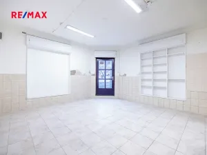 Pronájem obchodního prostoru, Praha - Dolní Počernice, Českobrodská, 66 m2