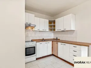 Prodej bytu 3+1, Praha - Petrovice, Rezlerova, 69 m2