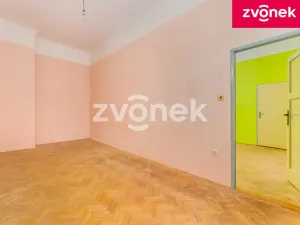 Prodej obchodního prostoru, Uherský Brod, 700 m2