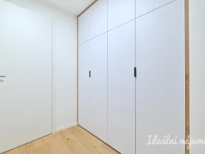 Pronájem bytu 1+kk, Brno, Bratislavská, 29 m2