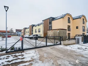 Prodej podílu bytu 3+kk, Přezletice, Zahradní, 148 m2
