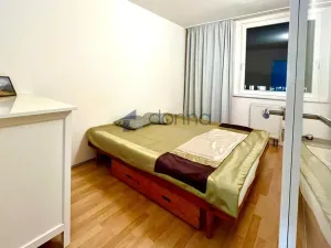 Pronájem bytu 2+kk, Praha, Molákova, 42 m2