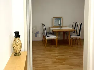 Pronájem bytu 2+1, Praha, Molákova, 42 m2