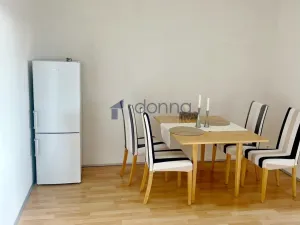 Pronájem bytu 2+1, Praha, Molákova, 42 m2