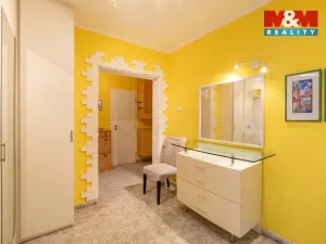 Prodej bytu 2+1, Teplice - Trnovany, V závětří, 83 m2