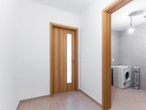 Pronájem bytu 2+kk, Praha - Vysočany, Strnadových, 55 m2
