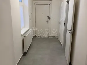 Pronájem bytu 3+1, Praha, Italská, 80 m2