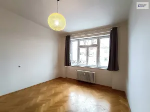 Pronájem bytu 1+kk, Praha - Vinohrady, Hradešínská, 32 m2
