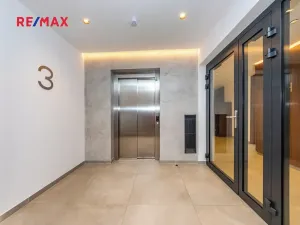 Pronájem bytu 2+kk, Praha - Radlice, U Komína, 53 m2