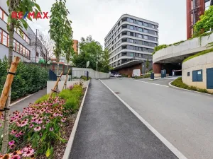 Pronájem bytu 2+kk, Praha - Radlice, U Komína, 53 m2