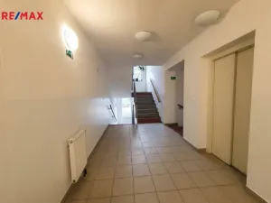Pronájem bytu 2+kk, Praha - Letňany, Bechlínská, 53 m2