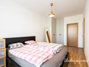 Pronájem bytu 2+kk, Praha - Strašnice, Zvěřinova, 68 m2