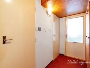 Pronájem bytu 2+1, Praha - Kobylisy, Čumpelíkova, 57 m2