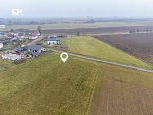 Prodej pozemku pro bydlení, Uhersko, 944 m2