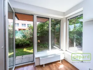 Pronájem bytu 1+kk, Praha, Herlíkovická, 43 m2