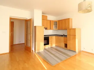 Pronájem bytu 2+kk, Praha - Troja, Nad Vavrouškou, 56 m2