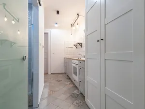 Pronájem bytu 1+1, Praha - Holešovice, Osadní, 37 m2