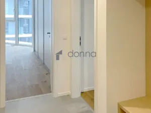 Pronájem bytu 2+kk, Praha, Ramonova, 67 m2