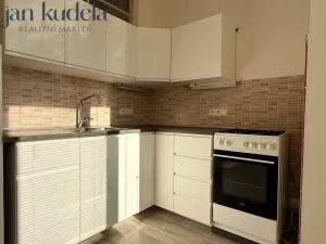 Pronájem bytu 2+1, Brno, Čápkova, 72 m2