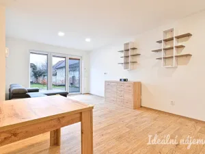 Pronájem bytu 3+kk, Vojkovice, Hlavní, 82 m2