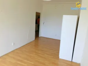 Pronájem bytu 2+1, Praha - Podolí, Na dolinách, 56 m2