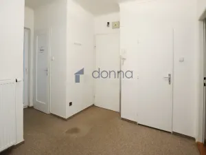 Pronájem bytu 2+1, Praha, Na Farkáně III, 70 m2