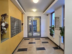 Pronájem bytu 2+kk, Praha - Vysočany, Ocelářská, 50 m2