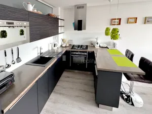 Pronájem bytu 2+kk, Praha, Konstantinova, 42 m2
