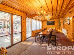 Prodej komerční nemovitosti, Hořice, náměstí Jiřího z Poděbrad, 330 m2