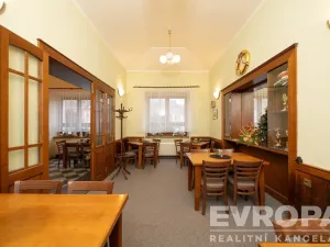 Prodej komerční nemovitosti, Hořice, náměstí Jiřího z Poděbrad, 330 m2