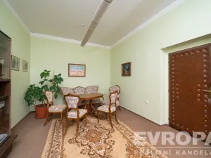 Prodej komerční nemovitosti, Hořice, náměstí Jiřího z Poděbrad, 330 m2