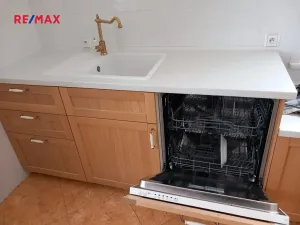 Pronájem vily, Perštejn, 700 m2