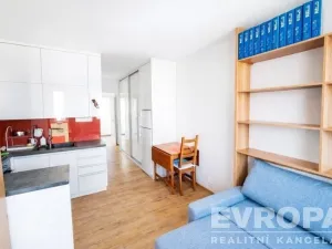 Prodej bytu 1+kk, Praha - Malešice, Počernická, 28 m2