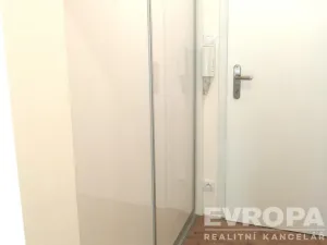 Prodej bytu 1+kk, Praha - Malešice, Počernická, 28 m2