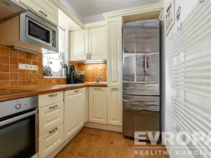 Prodej rodinného domu, Zeleneč, Bezručova, 213 m2