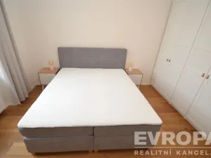 Pronájem bytu 2+kk, Praha - Karlín, Peckova, 55 m2