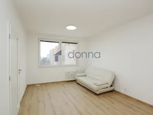 Pronájem bytu 3+1, Praha, Jahodová, 80 m2