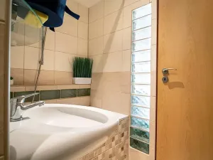 Pronájem bytu 2+kk, Liberec, Dobiášova, 42 m2