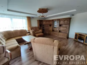 Prodej komerční nemovitosti, Uhlířské Janovice, Kolínská, 495 m2