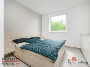 Pronájem bytu 2+kk, Plzeň - Doubravka, Na Kovárně, 44 m2